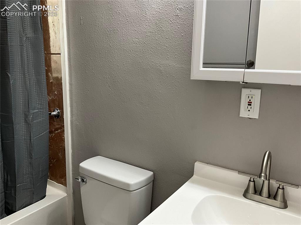 72 Hanson Lane Pueblo CO 81001