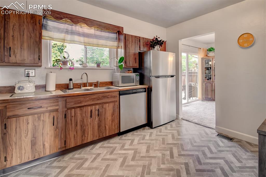 3618 Leeds Lane Colorado Springs CO 80907