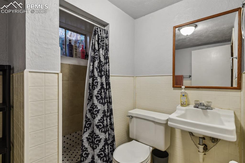 906 Bowser Drive Colorado Springs CO 80909