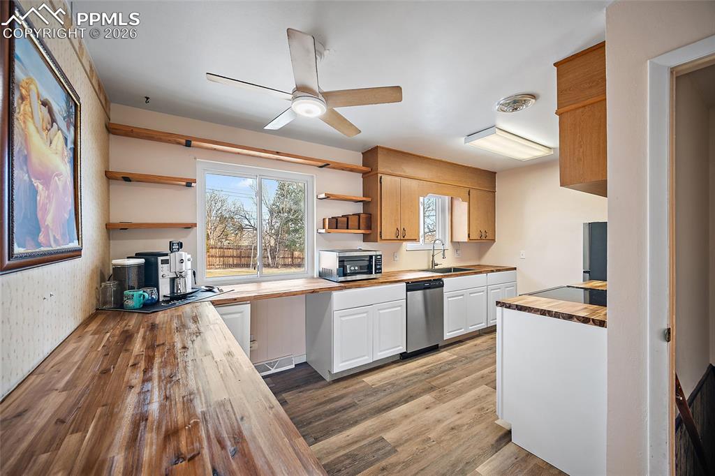 638 Dove Place Colorado Springs CO 80906