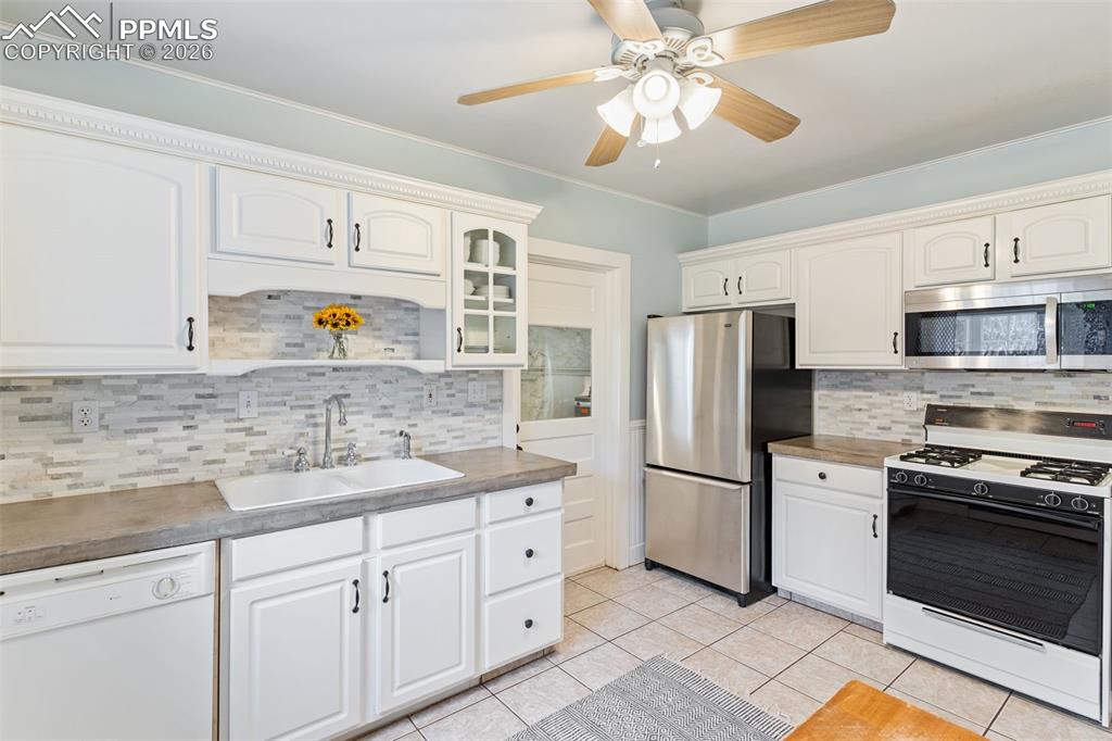 1532 W Cheyenne Road Colorado Springs CO 80906