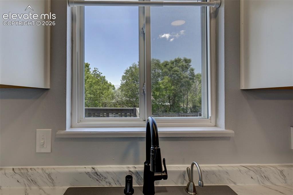 2150 Heathercrest Drive Colorado Springs CO 80915