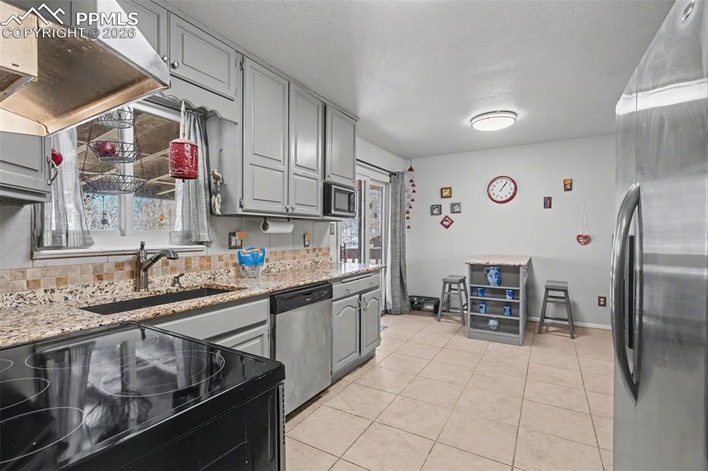 272 Fay Drive Colorado Springs CO 80911