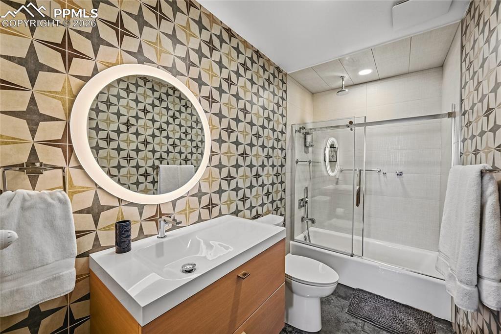 2483 W Caithness Place Denver CO 80211