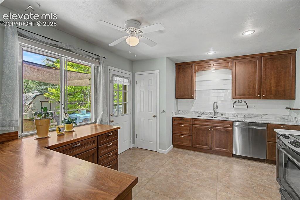 1581 Minnetonka Place Colorado Springs CO 80915