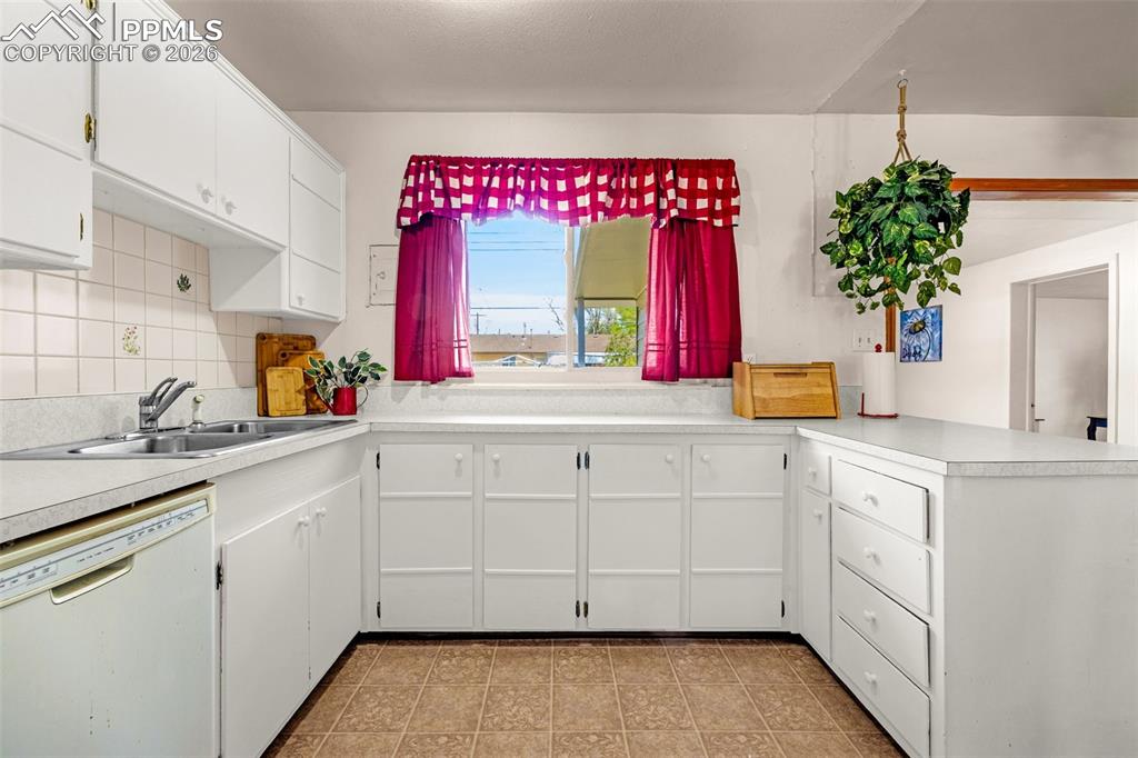 512 Cottonwood Drive Colorado Springs CO 80911