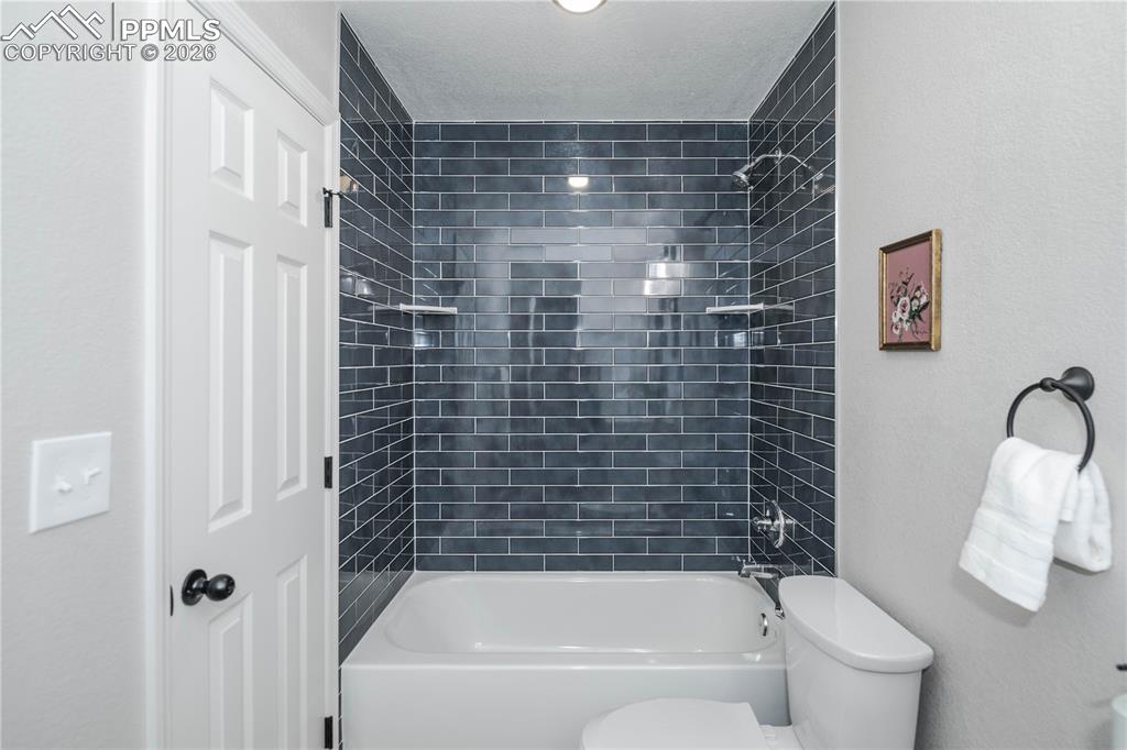 4235 Shining Way Colorado Springs CO 80916