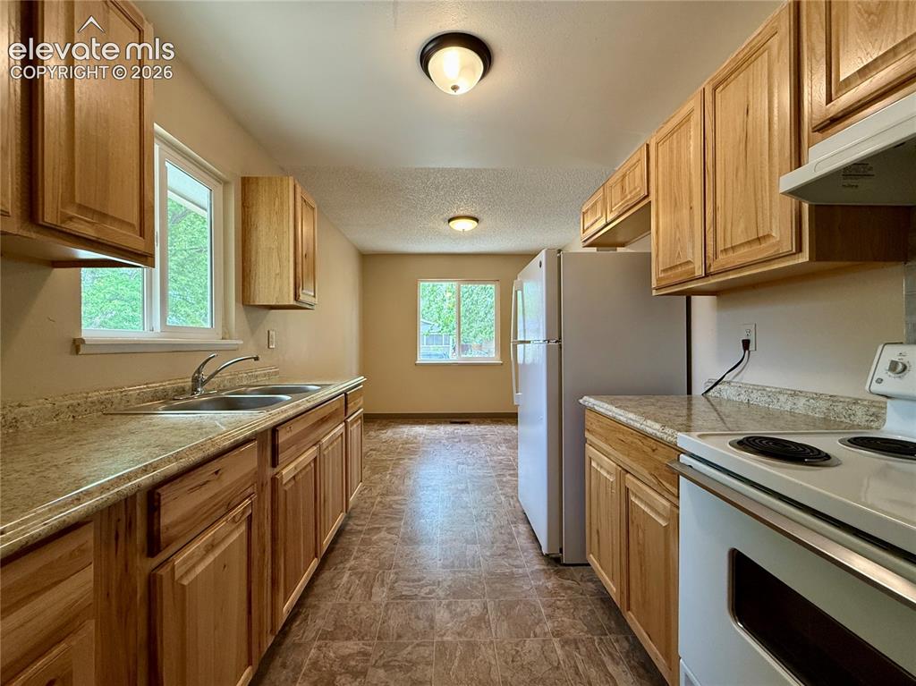 1854 Saratoga Drive Colorado Springs CO 80910