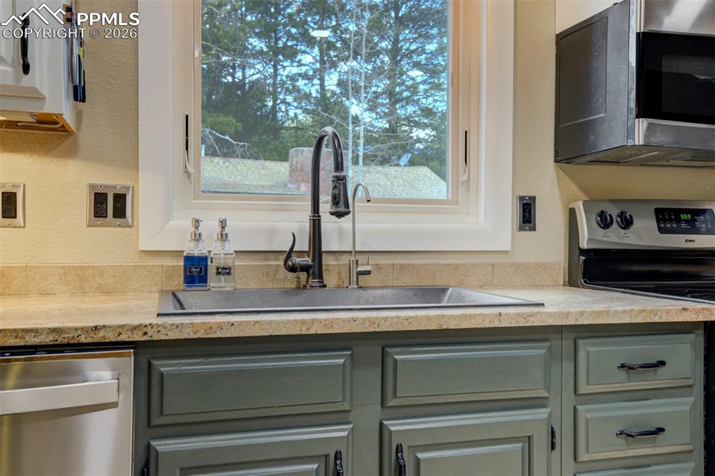 1011 South Avenue Woodland Park CO 80863