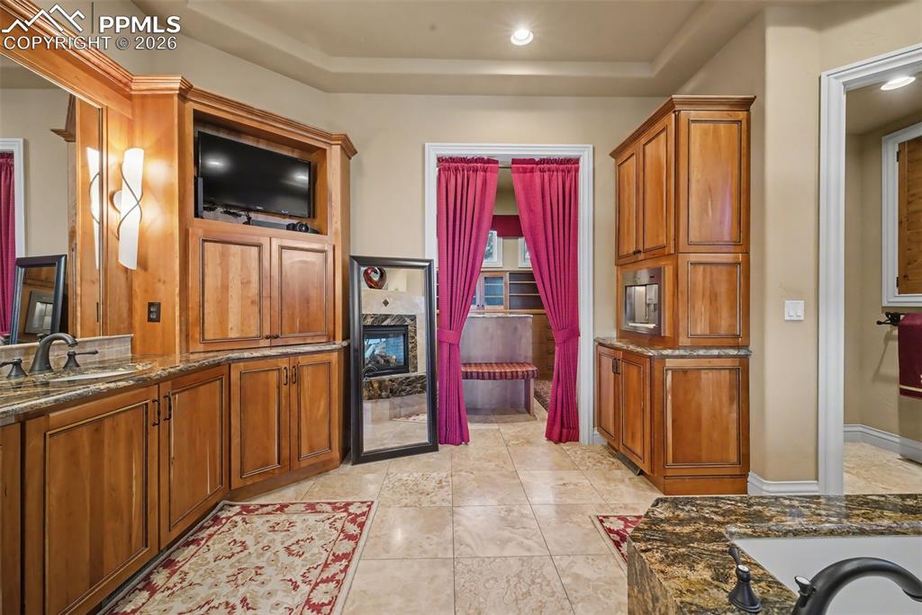 1095 High Lake View Colorado Springs CO 80906