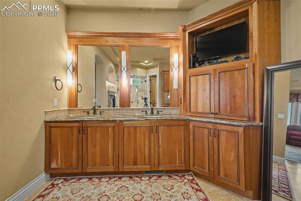 1095 High Lake View Colorado Springs CO 80906