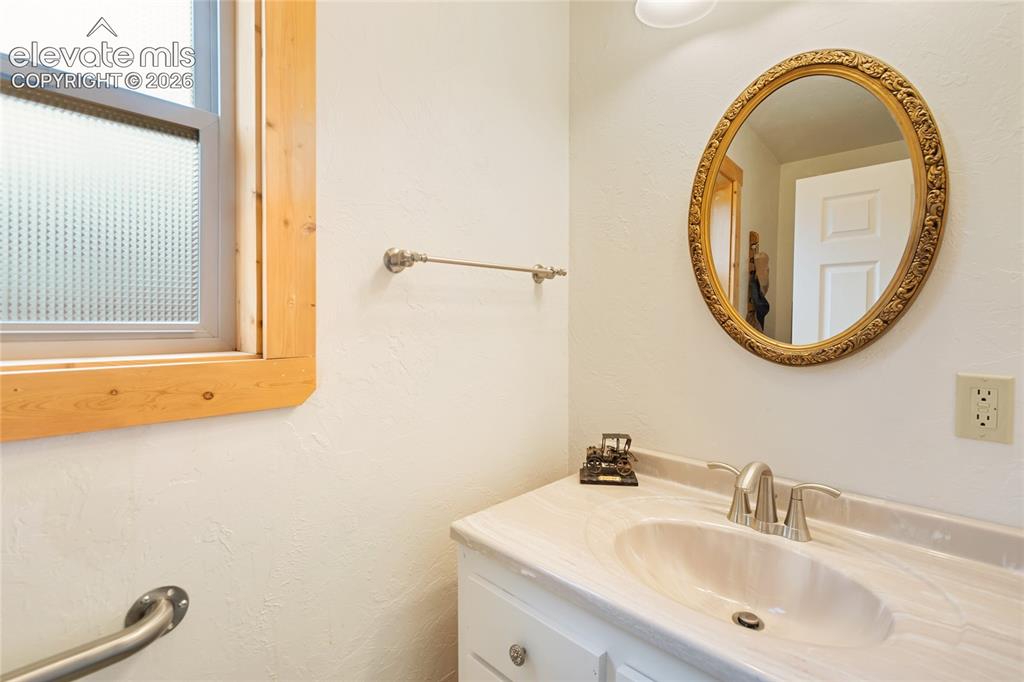 135 Daniwood Grove Florissant CO 80816
