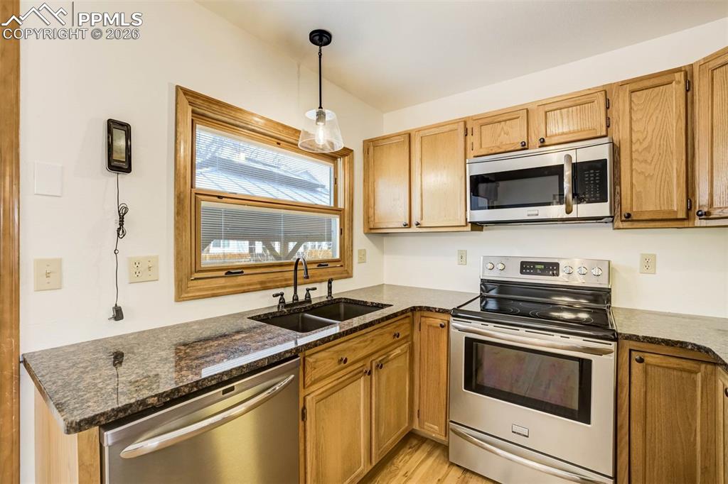 5855 Grapevine Drive Colorado Springs CO 80923