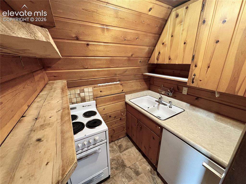 207 E Lake Avenue Woodland Park CO 80863