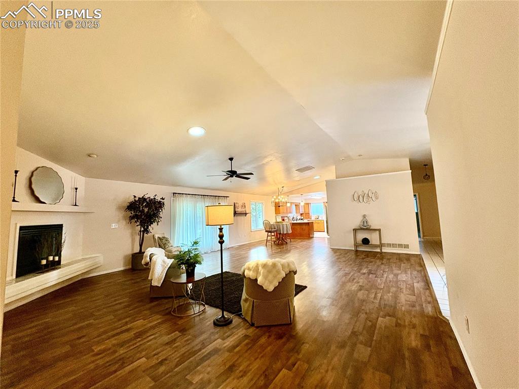 204 Bridle Trail Pueblo CO 81005