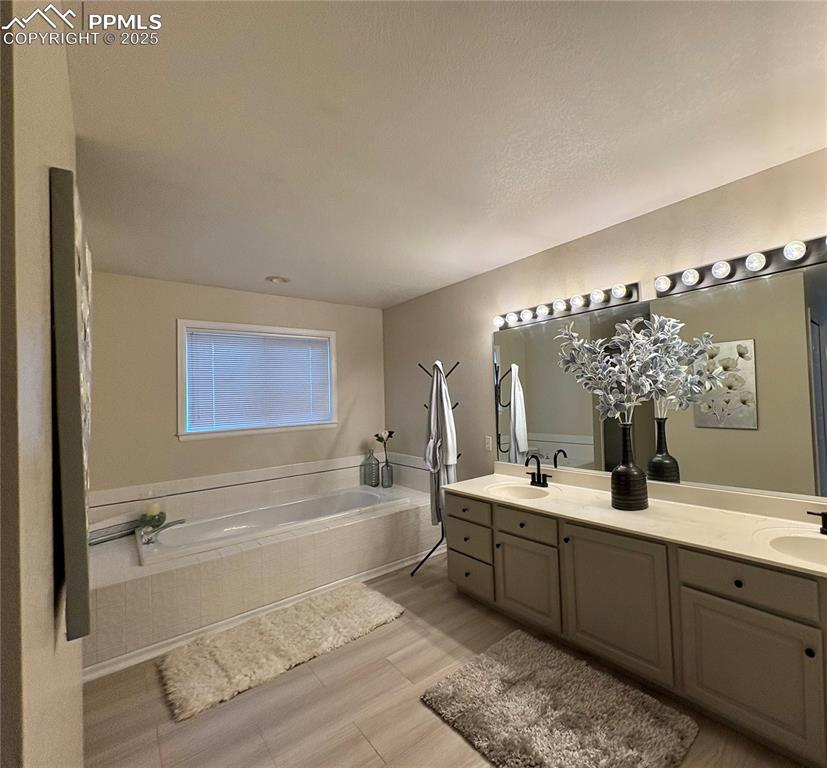 204 Bridle Trail Pueblo CO 81005