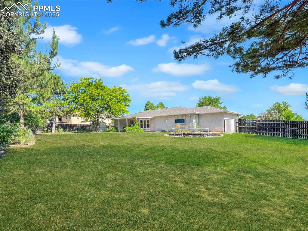 204 Bridle Trail Pueblo CO 81005