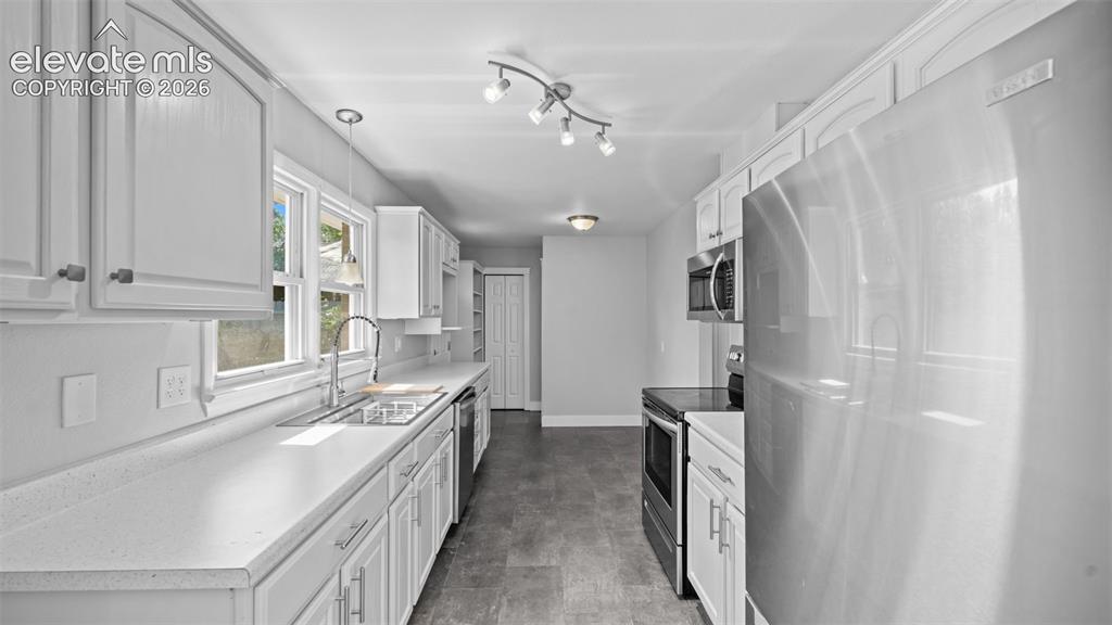 10 El Sereno Drive Colorado Springs CO 80906