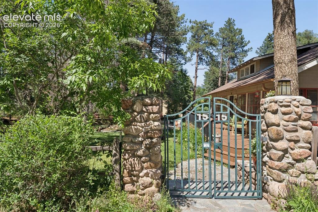 1515 W Cheyenne Road Colorado Springs CO 80906