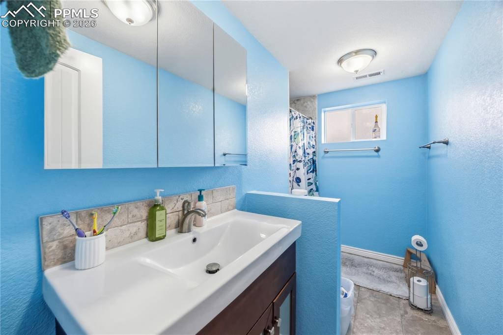 2122 Sussex Lane Colorado Springs CO 80909