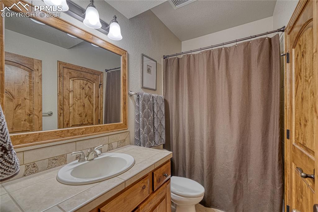2070 Alamosa Drive Colorado Springs CO 80920