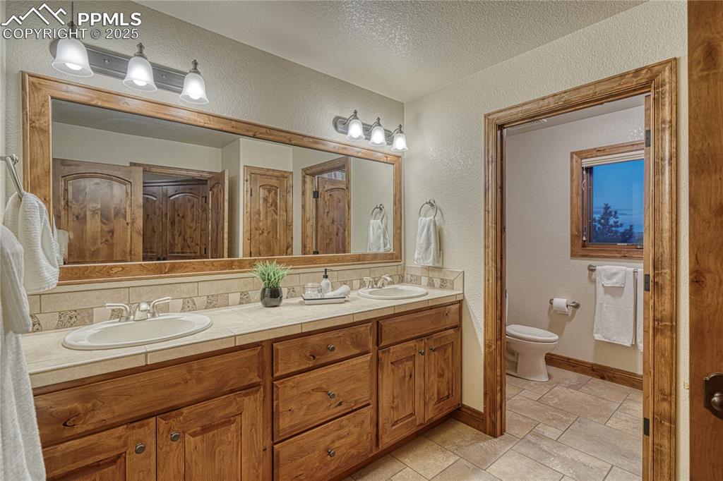 2070 Alamosa Drive Colorado Springs CO 80920