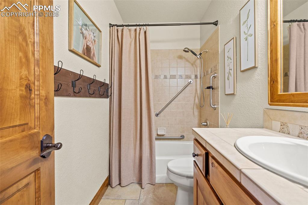 2070 Alamosa Drive Colorado Springs CO 80920