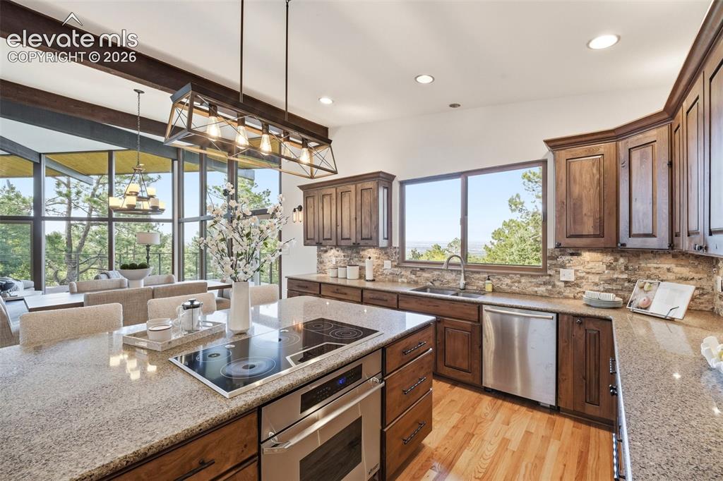 17 Pine Road Colorado Springs CO 80906