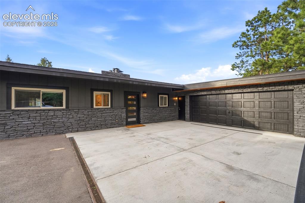 17 Pine Road Colorado Springs CO 80906