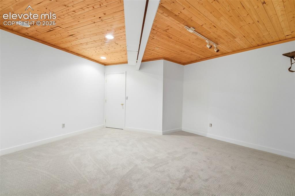 17 Pine Road Colorado Springs CO 80906