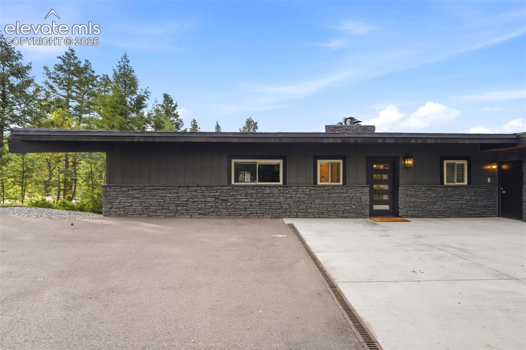 17 Pine Road Colorado Springs CO 80906