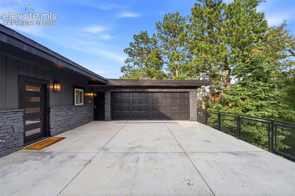 17 Pine Road Colorado Springs CO 80906