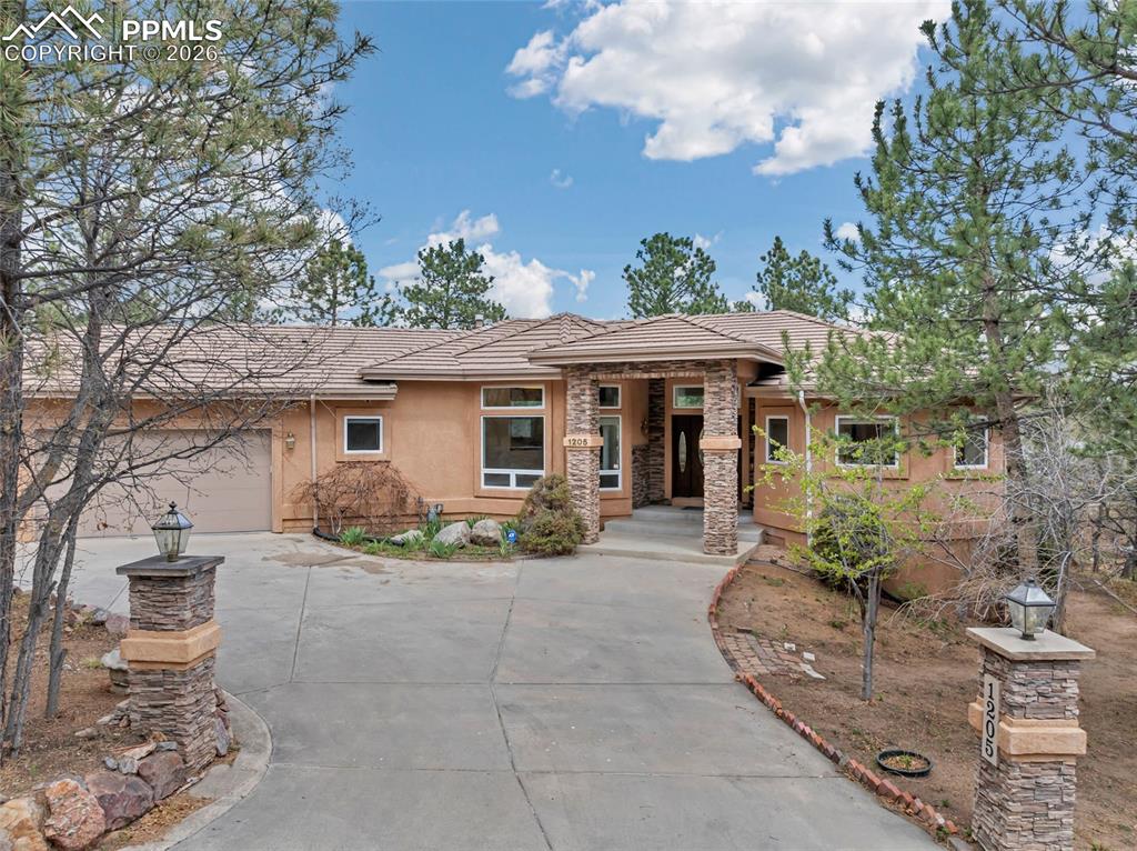 1205 Oakmoor Heights Colorado Springs CO 80906
