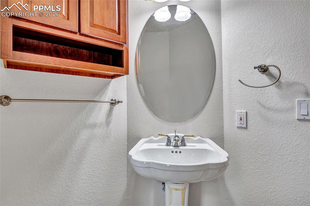 1205 Oakmoor Heights Colorado Springs CO 80906