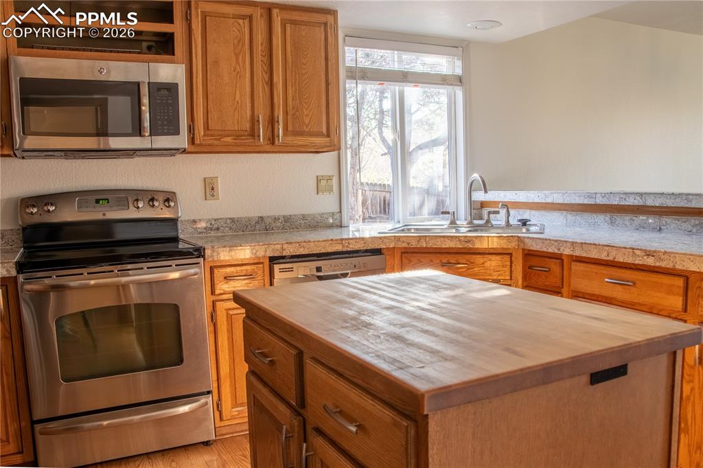 3025 Commodore Drive Colorado Springs CO 80920