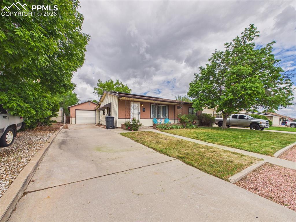 1615 Englewood Drive Pueblo CO 81005