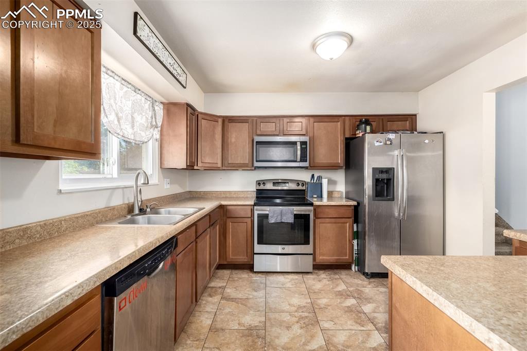 1945 Mineola Street Colorado Springs CO 80915