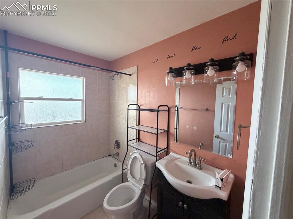 38 Macalester Road Pueblo CO 81001