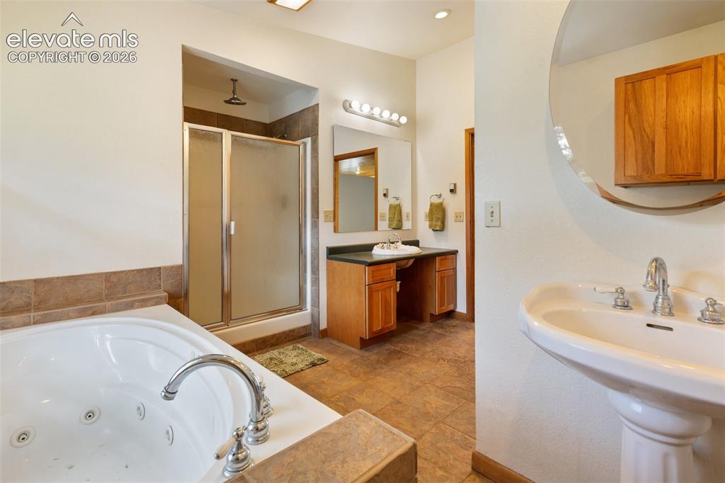 2401 Lakemoor Drive Florissant CO 80816