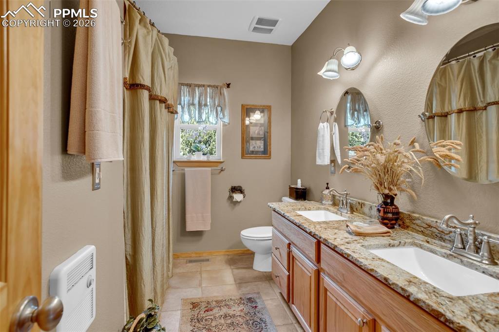 38 Kingston Drive Florissant CO 80816