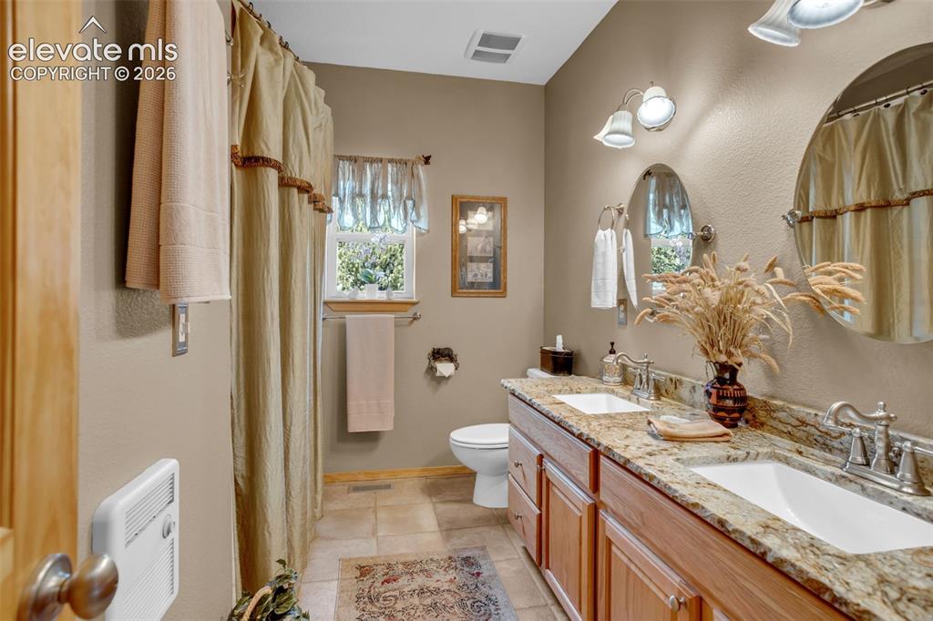 38 Kingston Drive Florissant CO 80816