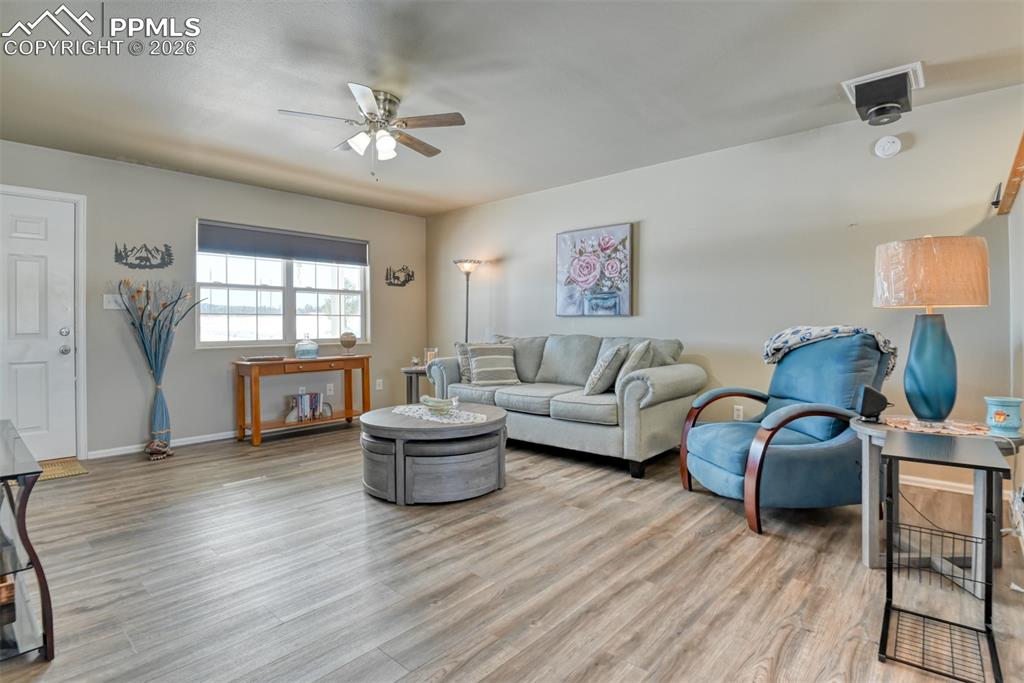 17 Garfield Circle Florissant CO 80816