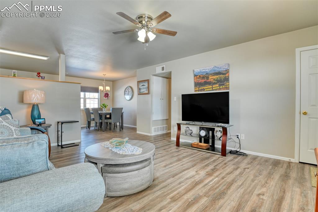 17 Garfield Circle Florissant CO 80816