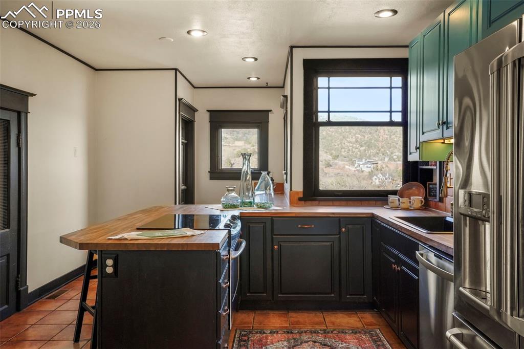 153 Capitol Hill Avenue Manitou Springs CO 80829