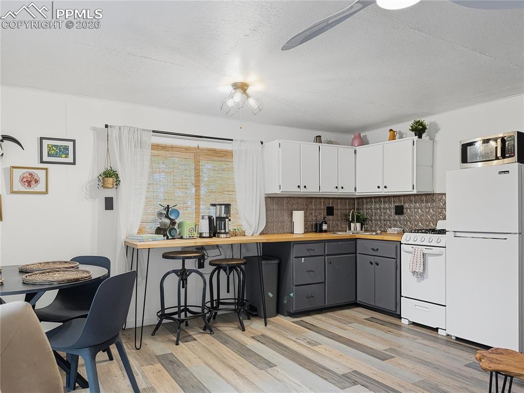 112 Denwood Drive Florissant CO 80816