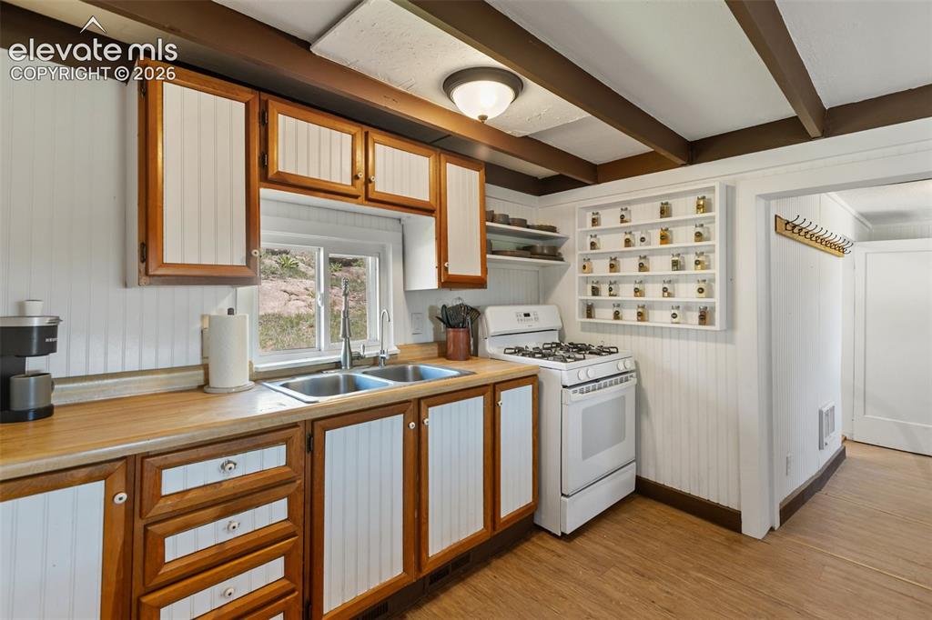 185 Canyon Drive Florissant CO 80816