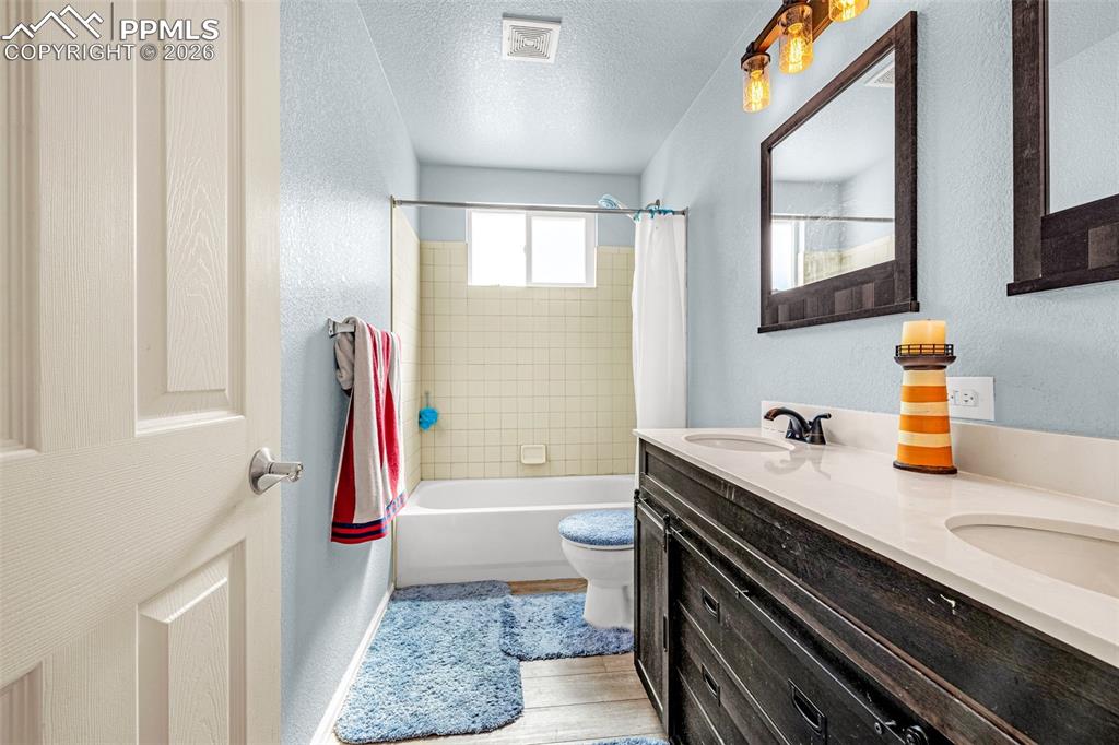 7807 Irish Drive Colorado Springs CO 80951