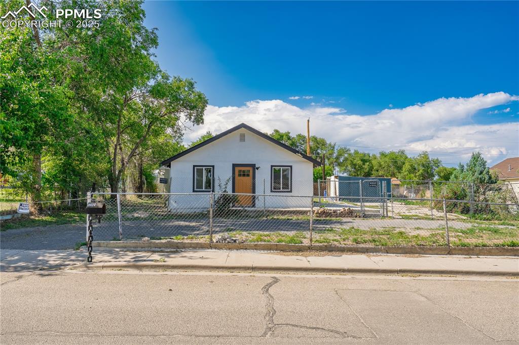 2027 E 14th Street Pueblo CO 81001