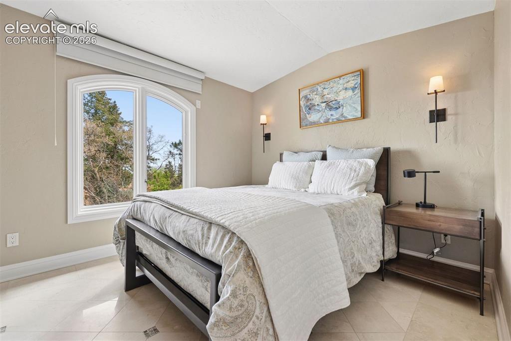 41 Alta Vista Road Colorado Springs CO 80906
