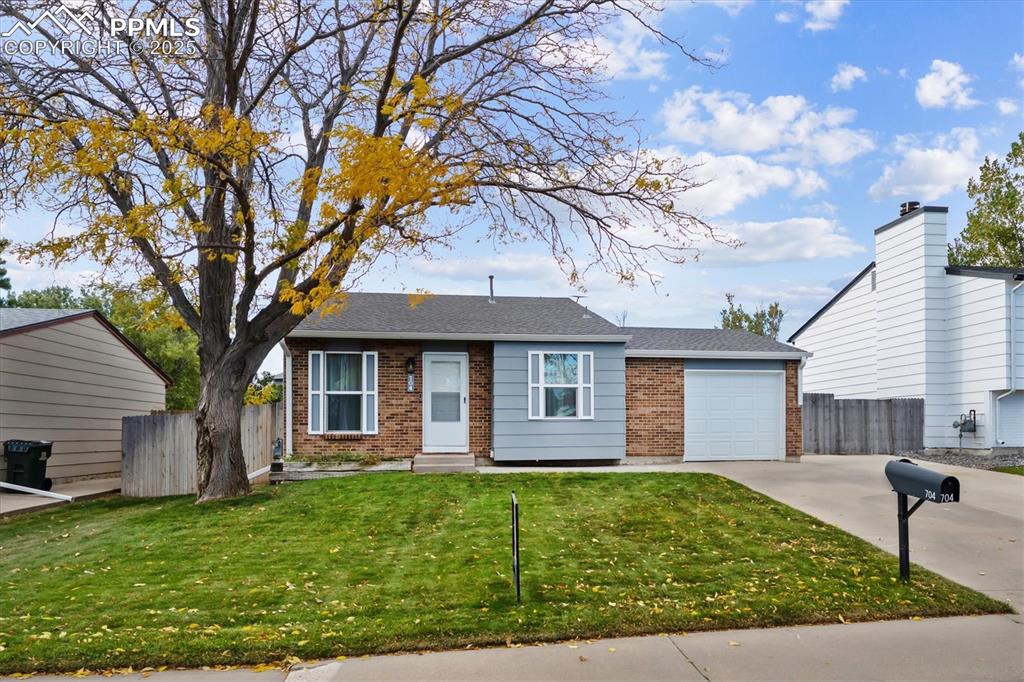 704 Madison Way Bennett CO 80102